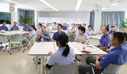 孩子的成長(zhǎng)，除了老師，還有……